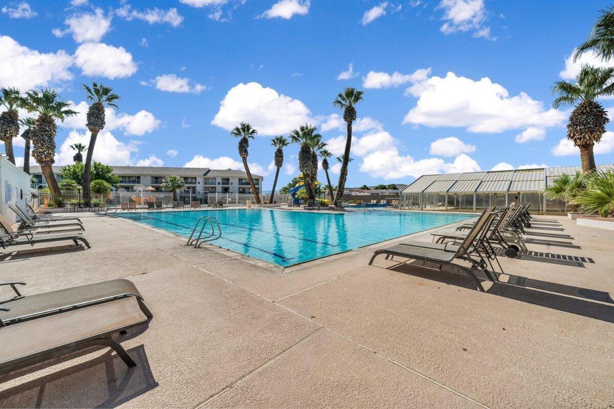 Modern Resort Condo - Pools, Courts & Scenic Views Сент-Джордж Экстерьер фото
