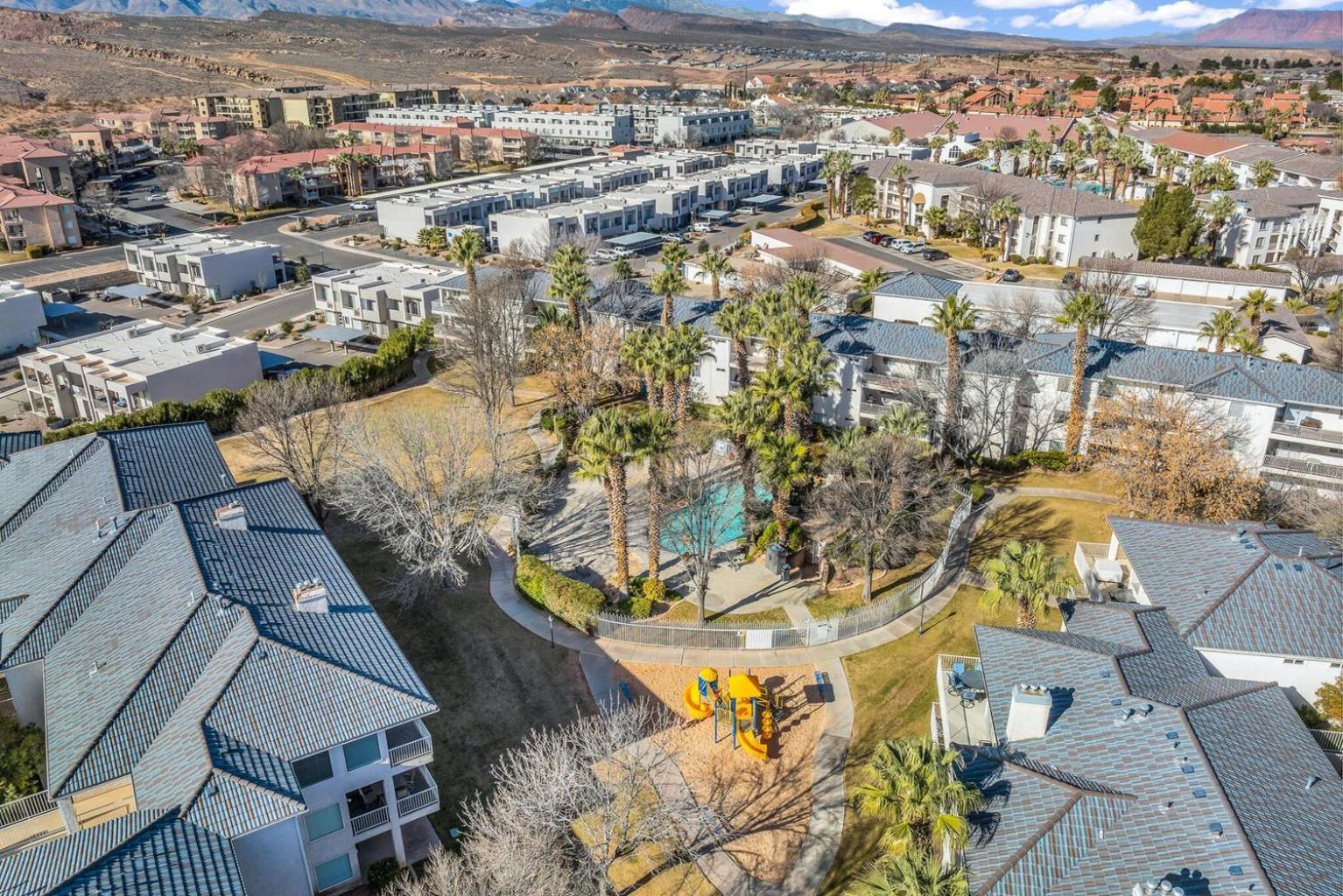 Modern Resort Condo - Pools, Courts & Scenic Views Сент-Джордж Экстерьер фото